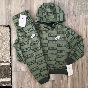 Nike boys hoodie & joggers outfit size 5(NWT) ~PRICE FIRM, NO OFFERS ACCEPTED~